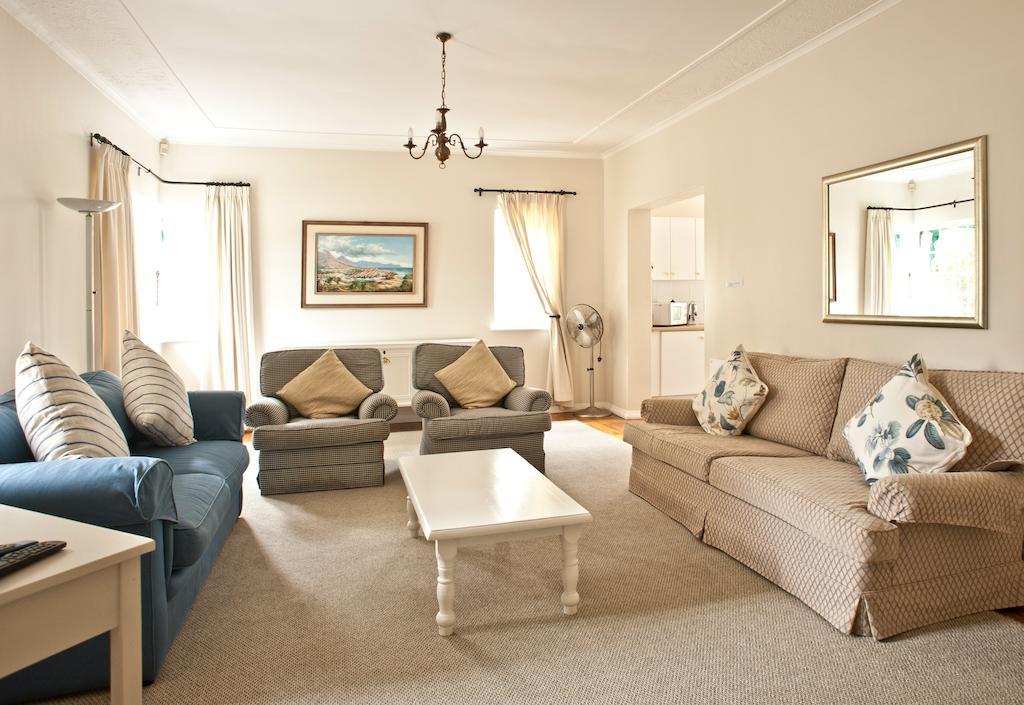 Squirrels Way Cottages Kapstaden Rum bild